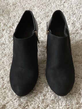 ⭐️Dexflex Comfort Zip Up Black Heeled Boots - size 8